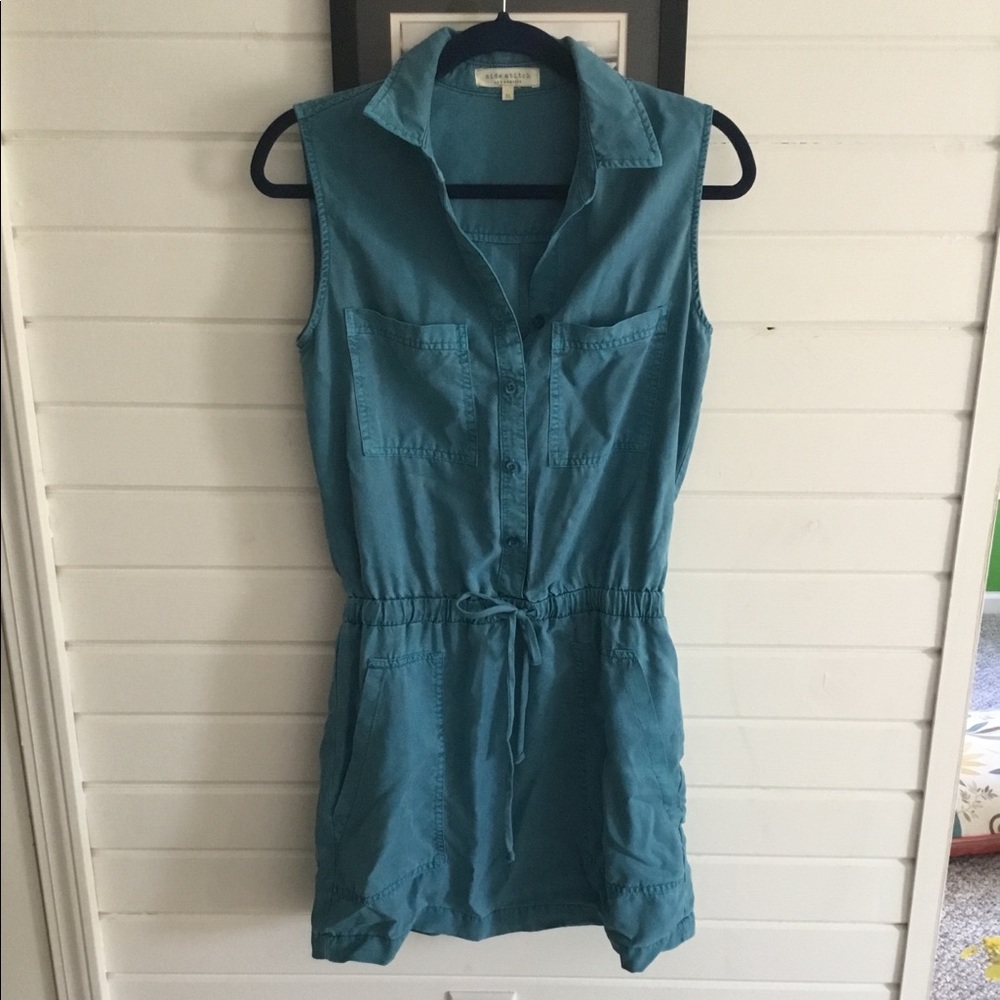 Sleeveless dress